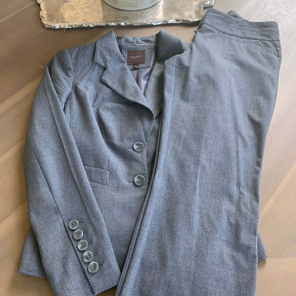 The Limited Suit set: Size 0/2L Gray